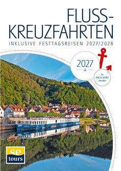 Cover des SE Tours Flusskreuzfahrten-Katalogs 2027 mit blau-weißem Kreuzfahrtschiff auf ruhigem Fluss vor bewaldeten Hügeln und Dorf.