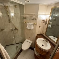 MS CASANOVA, Bathroom