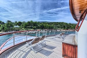 Andela Lora, Sonnendeck