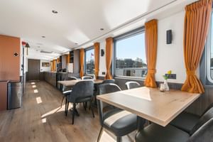 Salon und Restaurant, MS Wending