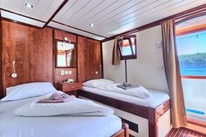Andela Lora, 2-Bett-Kabine