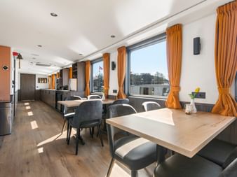 Salon und Restaurant, MS Wending