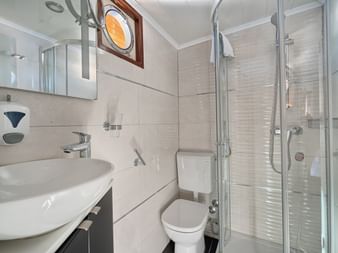 Magellan, Badezimmer