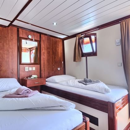 Andela Lora, 2-Bett-Kabine