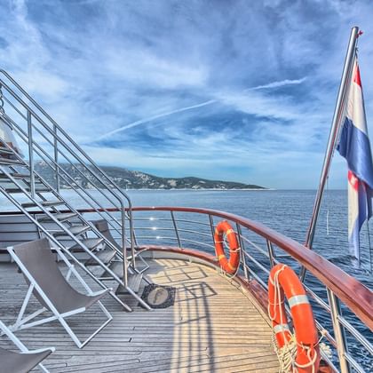 Andela Lora, Sonnendeck
