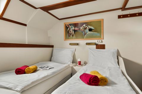 2-bed-cabin, MPS Liza Marleen
